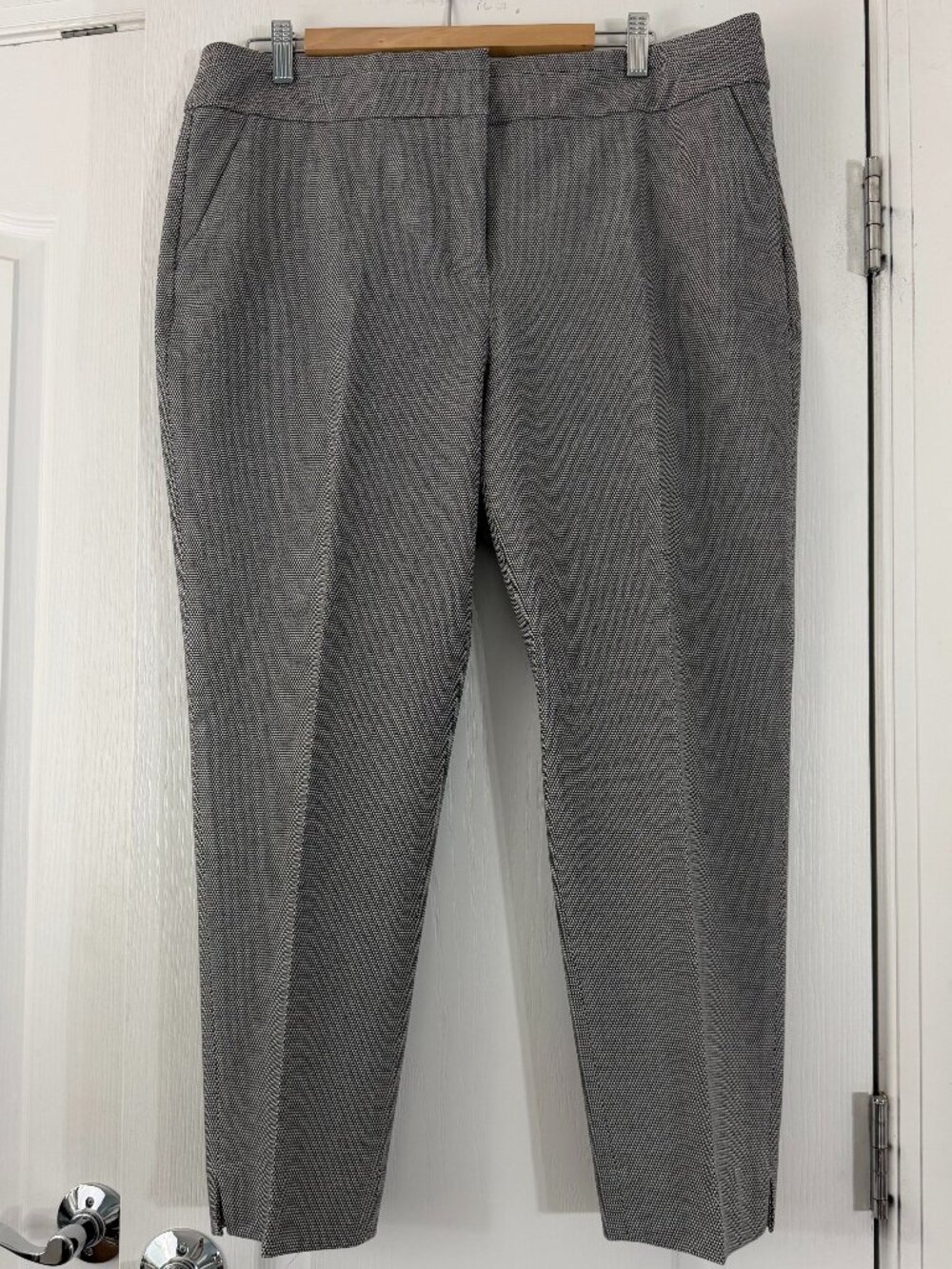 Chicos Black/Grey Pattern Pants Size 2.5/14   3174